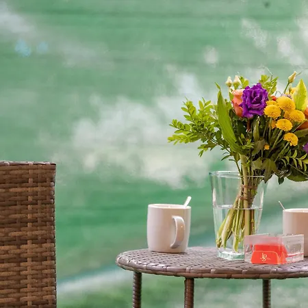 Rob's Flat - Moderne 3-zimmer-ferienwohnung Mit Terrasse, 6 Schlafplaetzen, 2 Min S-bahn, Bei Stuttgart * ヴァイル・デア・シュタット