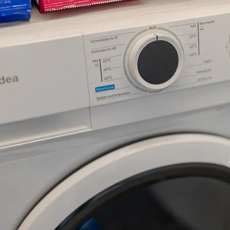 Rob's Flat - Helle 3-zimmer-wohnung Mit Terrasse, Platz Fuer Bis Zu 5 Personen, Nur 2 Minuten Zur S-bahn Apartmán