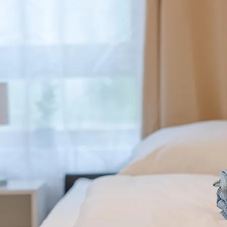 アパート Rob's Flat - Moderne 3-zimmer-ferienwohnung Mit Terrasse, 6 Schlafplaetzen, 2 Min S-bahn, Bei Stuttgart