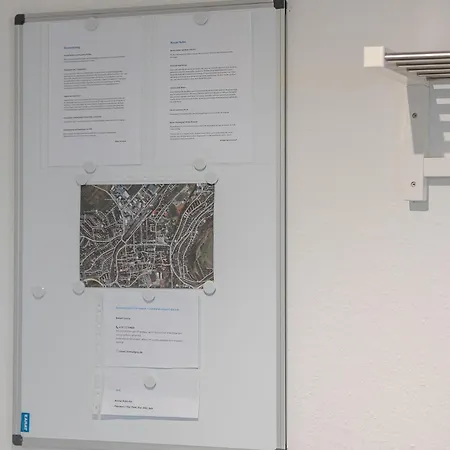 アパート Rob's Flat - Moderne 3-zimmer-ferienwohnung Mit Terrasse, 6 Schlafplaetzen, 2 Min S-bahn, Bei Stuttgart *