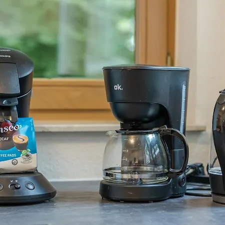 Rob's Flat - Moderne 3-zimmer-ferienwohnung Mit Terrasse, 6 Schlafplaetzen, 2 Min S-bahn, Bei Stuttgart アパート