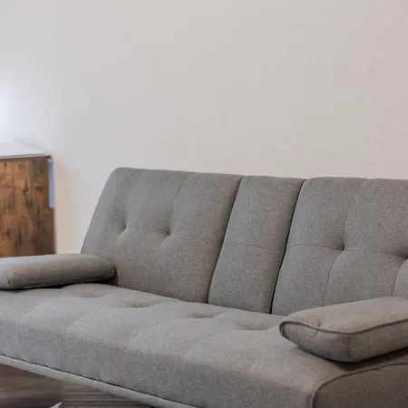 アパート Rob's Flat - Moderne 3-zimmer-ferienwohnung Mit Terrasse, 6 Schlafplaetzen, 2 Min S-bahn, Bei Stuttgart ヴァイル・デア・シュタット