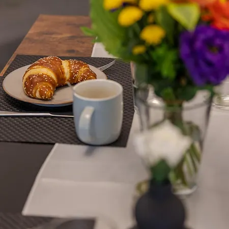 Rob's Flat - Moderne 3-zimmer-ferienwohnung Mit Terrasse, 6 Schlafplaetzen, 2 Min S-bahn, Bei Stuttgart ヴァイル・デア・シュタット