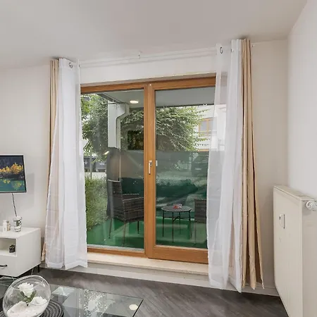 Rob's Flat - Moderne 3-zimmer-ferienwohnung Mit Terrasse, 6 Schlafplaetzen, 2 Min S-bahn, Bei Stuttgart * ヴァイル・デア・シュタット