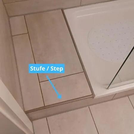 Rob's Flat - Moderne 3-zimmer-ferienwohnung Mit Terrasse, 6 Schlafplaetzen, 2 Min S-bahn, Bei Stuttgart アパート *