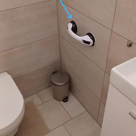 Appartement Rob's Flat - Moderne 3-zimmer-ferienwohnung Mit Terrasse, 6 Schlafplaetzen, 2 Min S-bahn, Bei Stuttgart Weil der Stadt